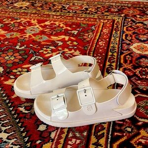 Gucci island rubber sandals in white